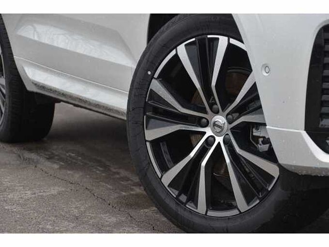 Volvo XC60 XC60 Plus, B5 AWD Gas (mild hybrid), Gasoline, Dark