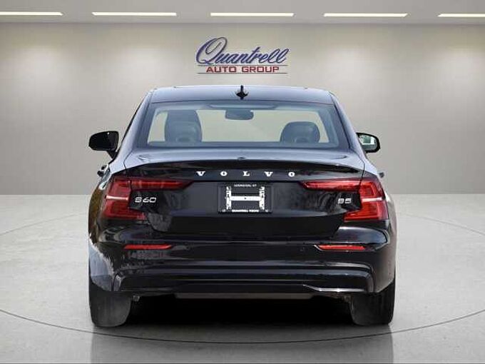 Volvo S60 S60 Core, B5 FWD, Mild Hybrid, Dark