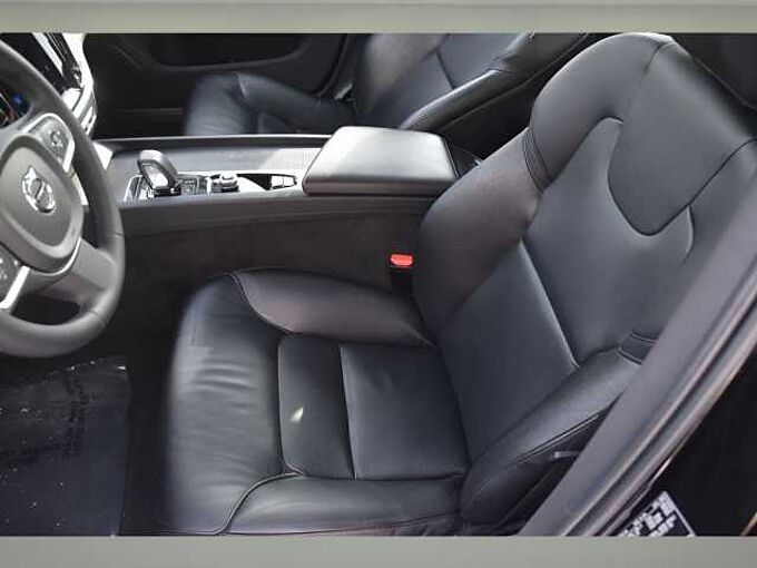 Volvo S60 S60 Core, B5 FWD, Mild Hybrid, Dark