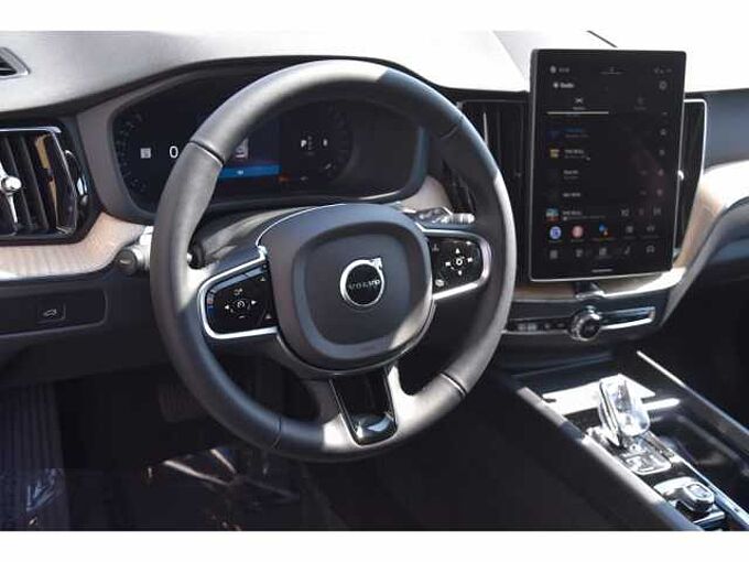 Volvo XC60 XC60 Plus, B5 AWD Gas (mild hybrid), Gasoline, Dark