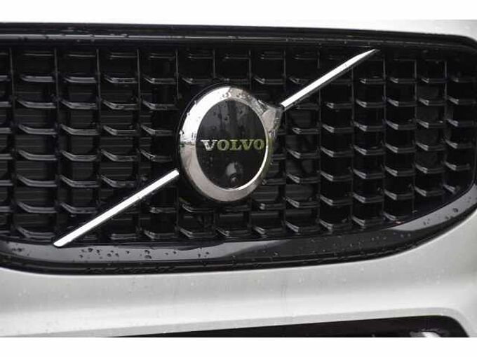 Volvo XC60 XC60 Plus, B5 AWD Gas (mild hybrid), Gasoline, Dark