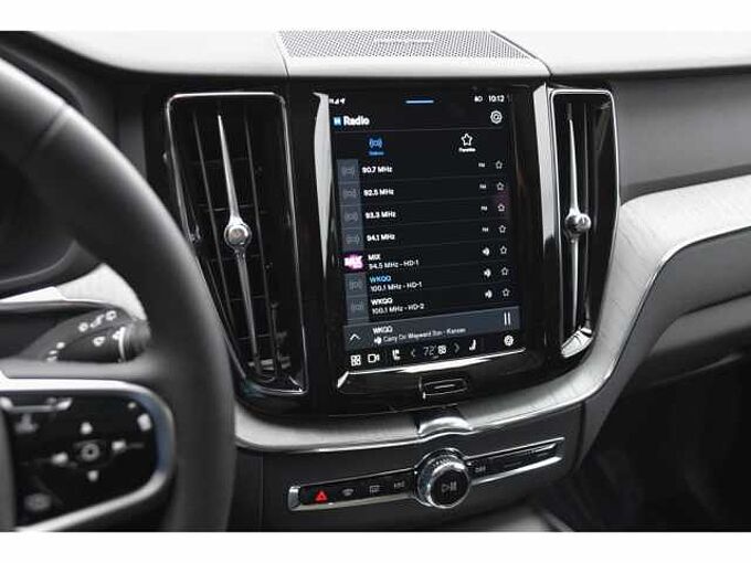 Volvo XC60 XC60 Plus, B5 AWD Gas (mild hybrid), Gasoline, Dark