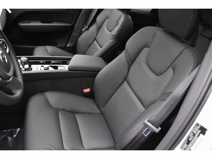 Volvo XC60 XC60 Plus, B5 AWD Gas (mild hybrid), Gasoline, Dark