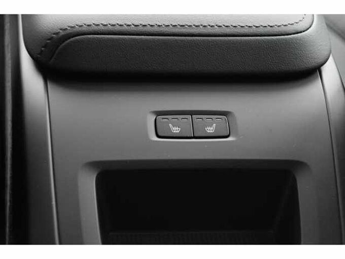 Volvo XC60 XC60 Plus, B5 AWD Gas (mild hybrid), Gasoline, Dark