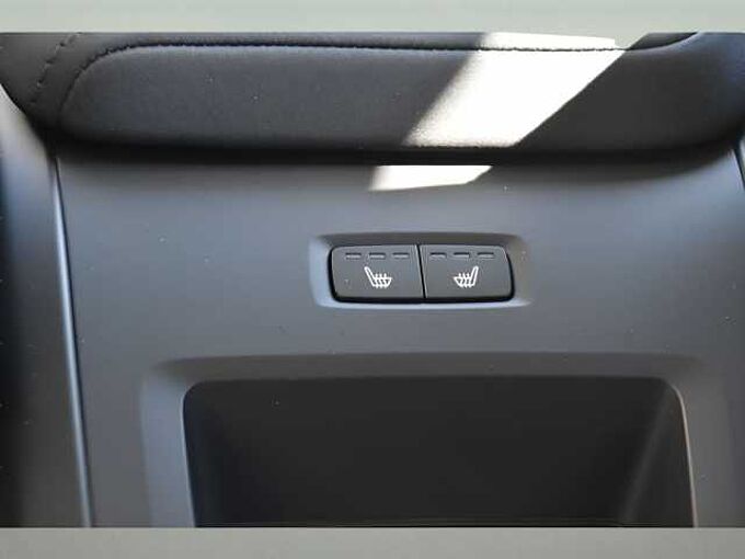 Volvo XC60 XC60 Plus, B5 AWD Gas (mild hybrid), Gasoline, Dark