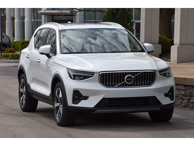 Volvo  XC40 Plus, B5 AWD, Mild Hybrid, Bright