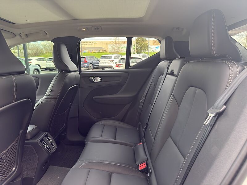 Volvo  XC40 Plus, B5 AWD, Mild Hybrid, Bright