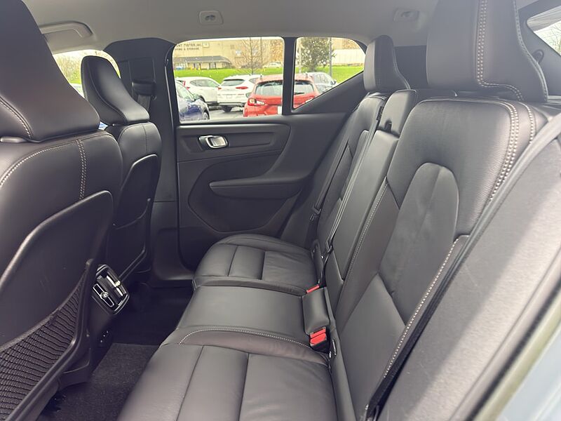 Volvo  XC40 Core, B5 AWD, Mild Hybrid