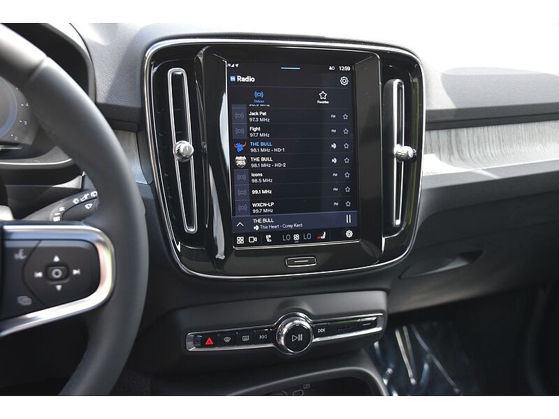 Volvo  XC40 Ultimate, B5 AWD Gas (mild hybrid), Gasoline, Bright