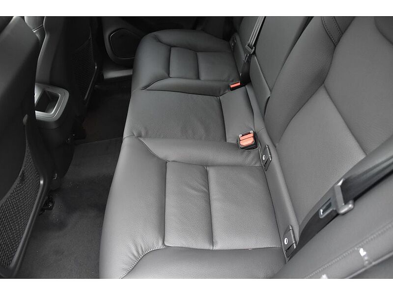 Volvo  XC60 Plus, B5 AWD Gas (mild hybrid), Gasoline, Dark