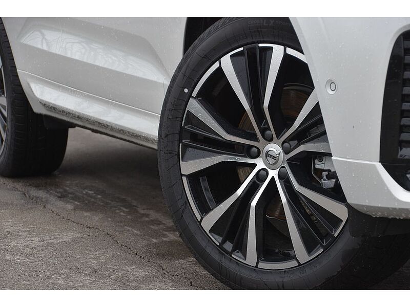 Volvo  XC60 Plus, B5 AWD Gas (mild hybrid), Gasoline, Dark