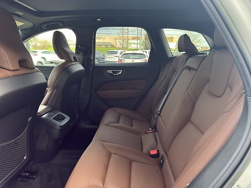 Volvo  XC60 Plus, B5 AWD, Mild Hybrid, Bright