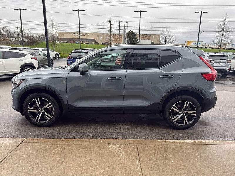 Volvo  XC40 Core, B5 AWD, Mild Hybrid