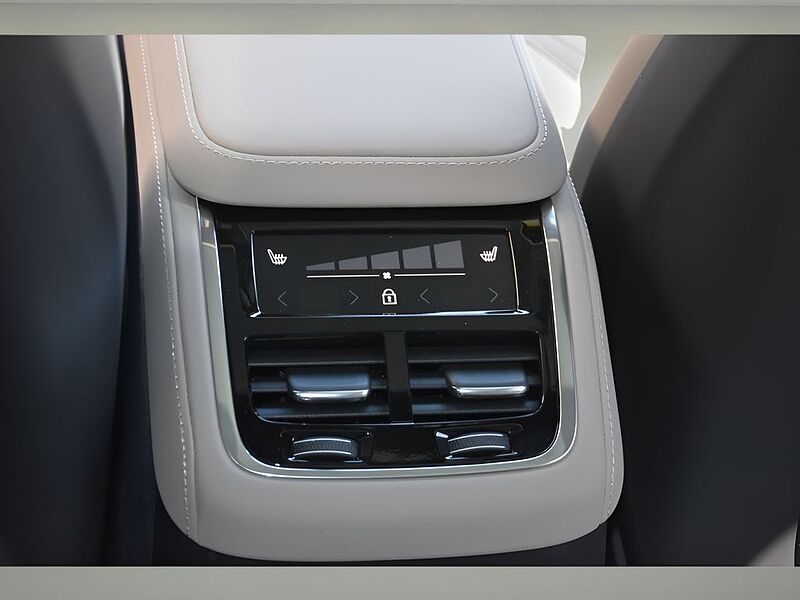 Volvo XC90 Plus, T8 AWD Plug-in hybrid, Electric/Gasoline, Bright, 7 Seats