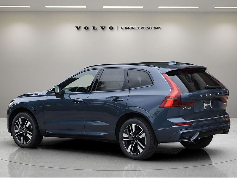 Volvo XC60 Core, B5 AWD Gas (mild hybrid), Gasoline, Dark