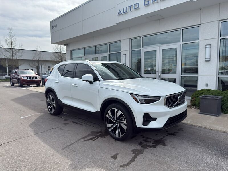 Volvo  XC40 Plus, B5 AWD, Mild Hybrid, Bright
