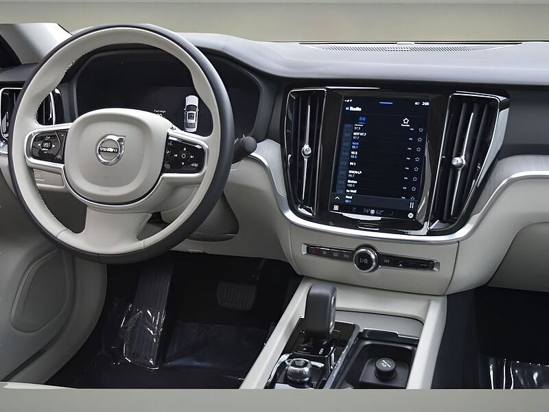 Volvo S60 Plus, B5 FWD Gas (mild hybrid), Gasoline, Dark