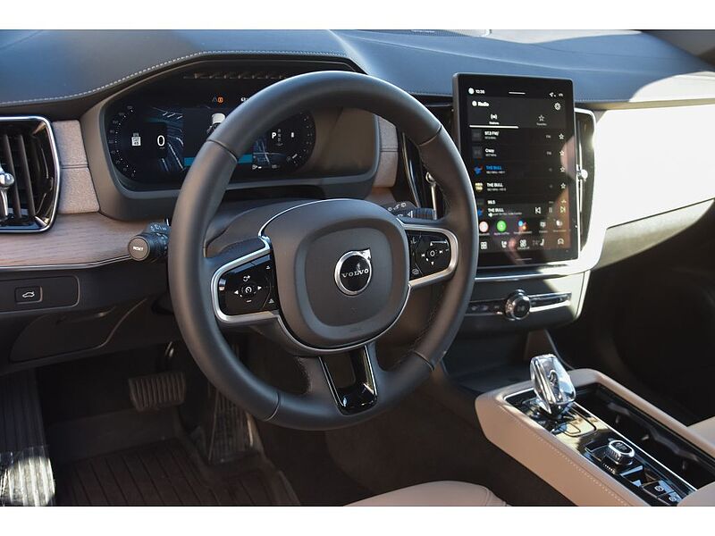 Volvo XC90 Plus, B5 AWD Gas (mild hybrid), Gasoline, Bright, 7 Seats