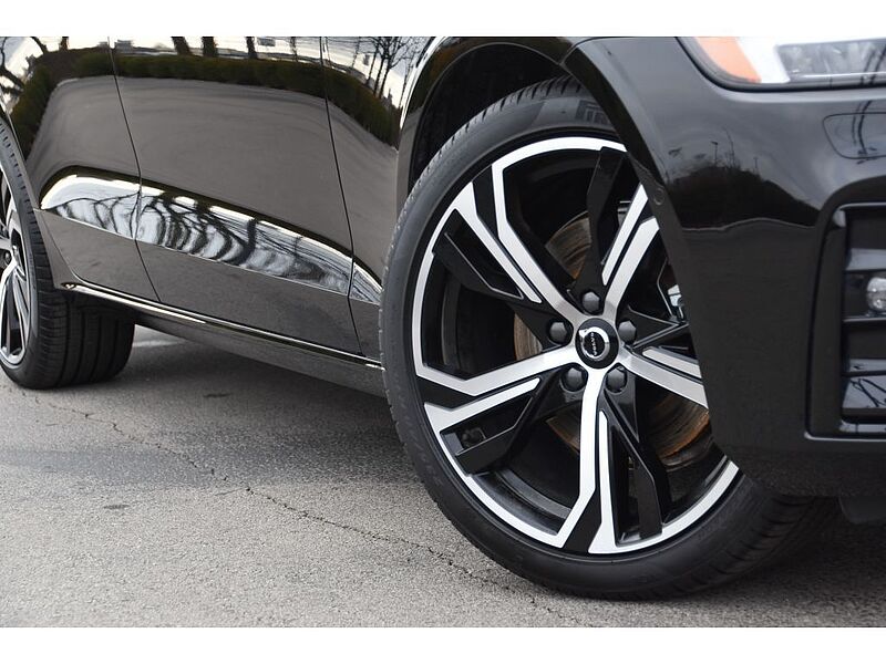 Volvo S60 Plus, B5 FWD Gas (mild hybrid), Gasoline, Dark