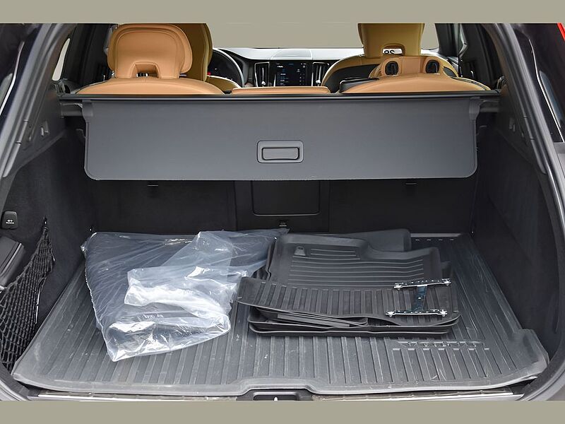 Volvo  XC60 Inscription, B5 AWD
