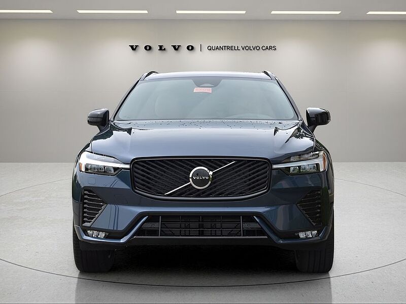 Volvo XC60 Core, B5 AWD Gas (mild hybrid), Gasoline, Dark