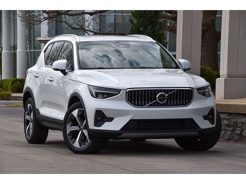 Volvo  XC40 Plus, B5 AWD, Mild Hybrid, Bright