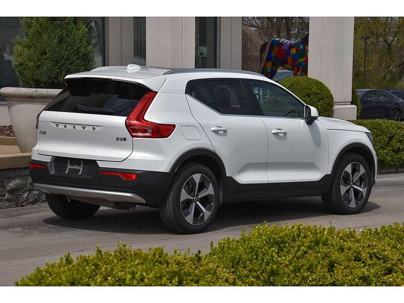 Volvo  XC40 Plus, B5 AWD, Mild Hybrid, Bright