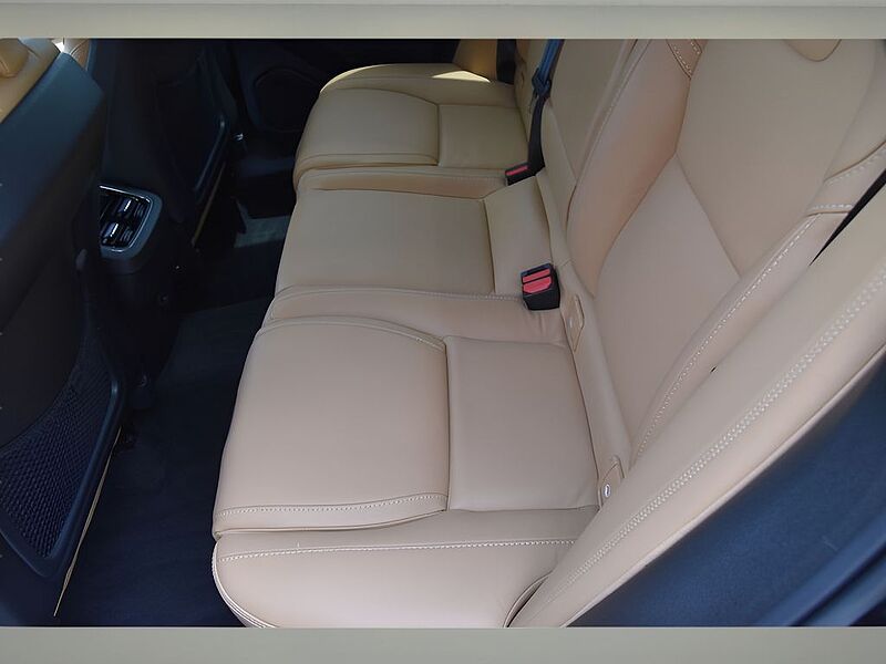 Volvo  XC60 Inscription, B5 AWD