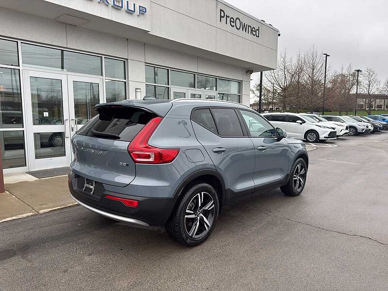 Volvo  XC40 Core, B5 AWD, Mild Hybrid