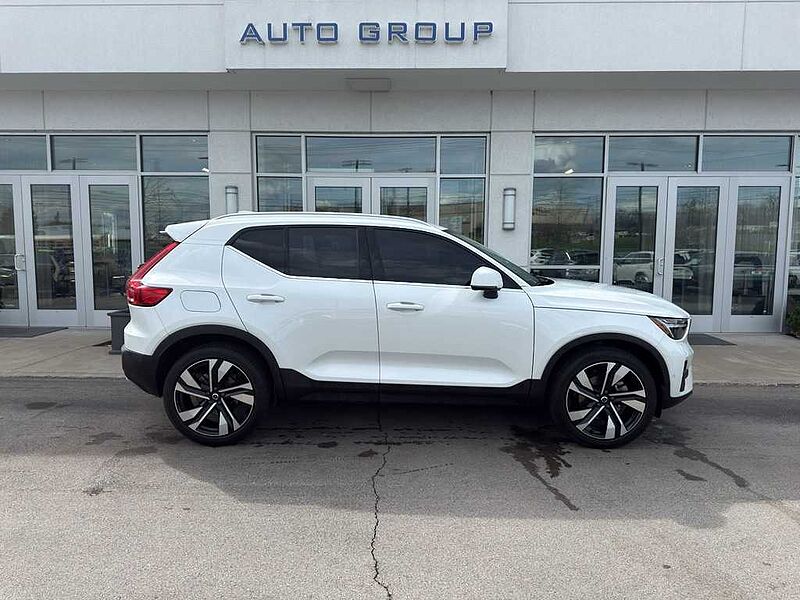 Volvo  XC40 Plus, B5 AWD, Mild Hybrid, Bright