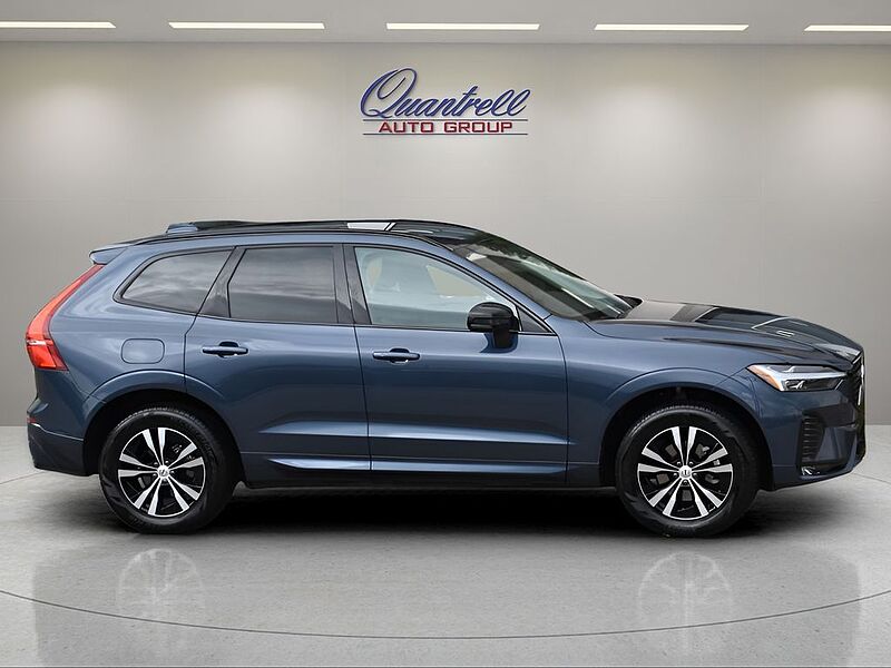 Volvo XC60 Core, B5 AWD Gas (mild hybrid), Gasoline, Dark