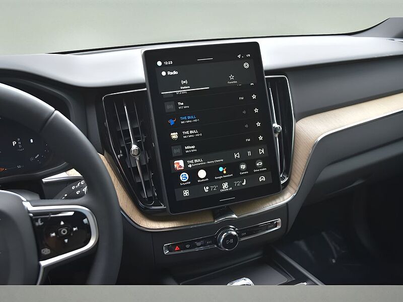 Volvo XC60 Core, B5 AWD Gas (mild hybrid), Gasoline, Dark