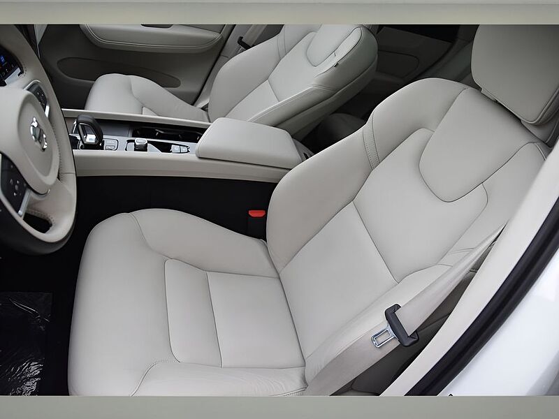 Volvo  XC60 Momentum, B5 AWD