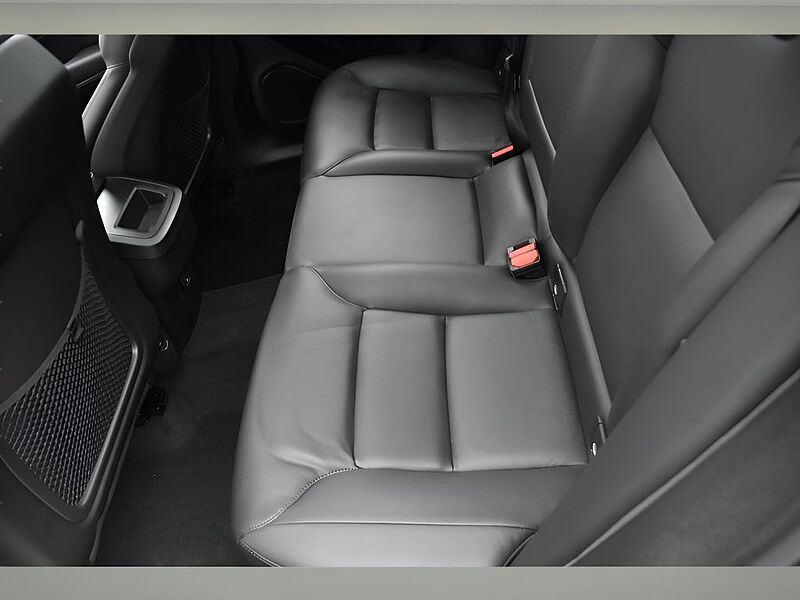 Volvo XC60 Core, B5 AWD Gas (mild hybrid), Gasoline, Dark