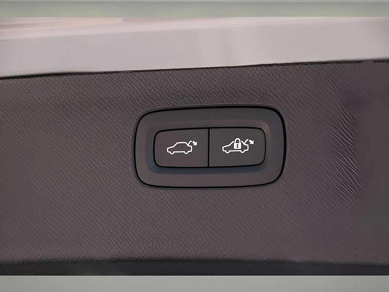 Volvo XC90 Plus, T8 AWD Plug-in hybrid, Electric/Gasoline, Bright, 7 Seats