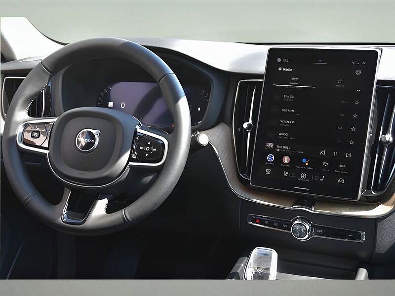 Volvo  XC60 Plus, B5 AWD Gas (mild hybrid), Gasoline, Dark