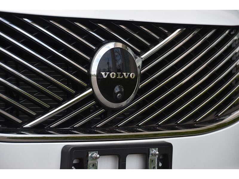 Volvo XC90 Ultra, B6 AWD Gas (mild hybrid), Gasoline, Bright, 7 Seats