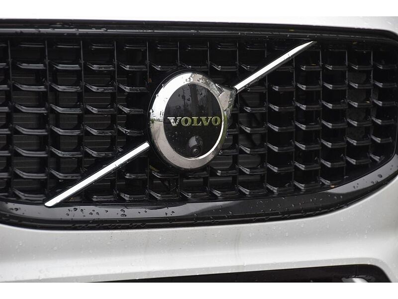 Volvo  XC60 Plus, B5 AWD Gas (mild hybrid), Gasoline, Dark