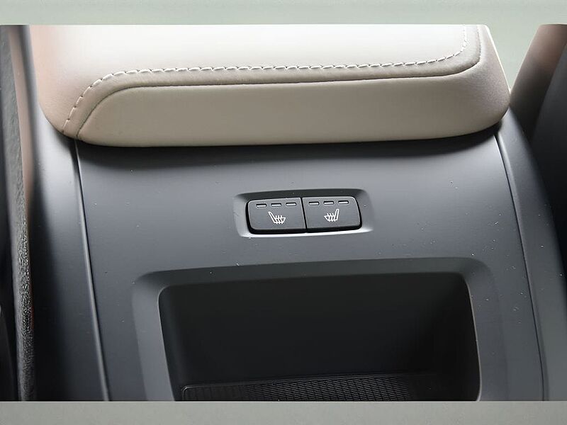 Volvo XC60 Core, B5 AWD Gas (mild hybrid), Gasoline, Dark