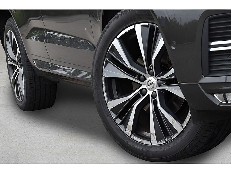 Volvo  XC60 Momentum, B5 AWD