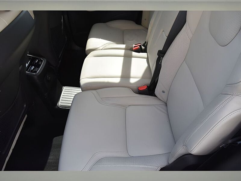 Volvo  XC90 Recharge R-Design, T8 eAWD , 7 Seats