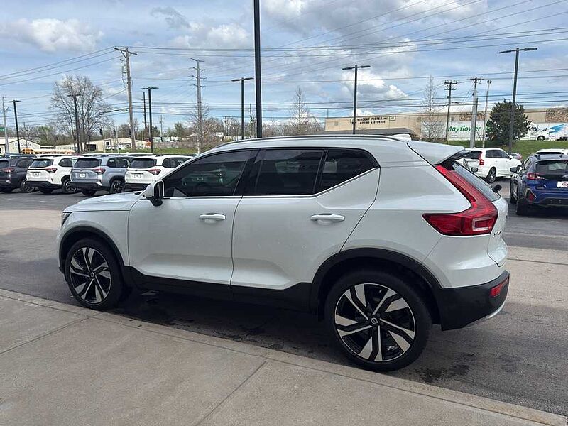 Volvo  XC40 Plus, B5 AWD, Mild Hybrid, Bright