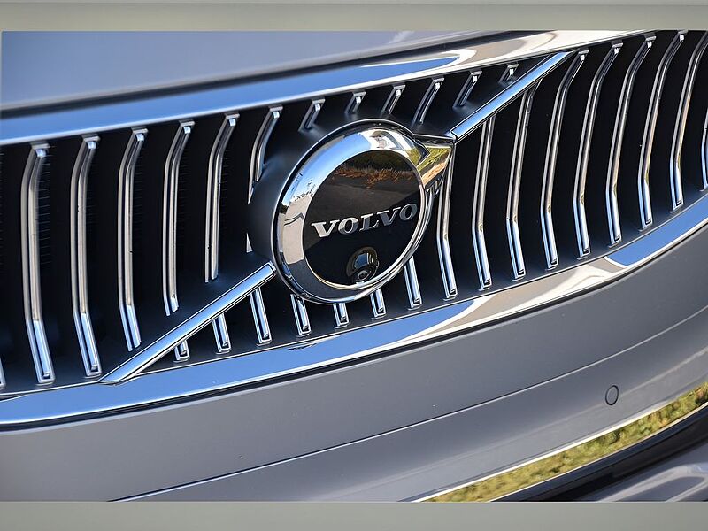 Volvo  S90 Recharge Ultimate, T8 AWD Plug-in hybrid, Electric/Gasoline, Bright