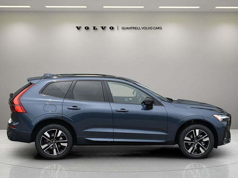 Volvo XC60 Core, B5 AWD Gas (mild hybrid), Gasoline, Dark