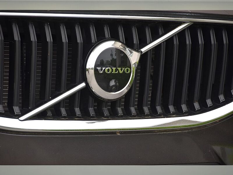 Volvo  XC60 Momentum, B5 AWD