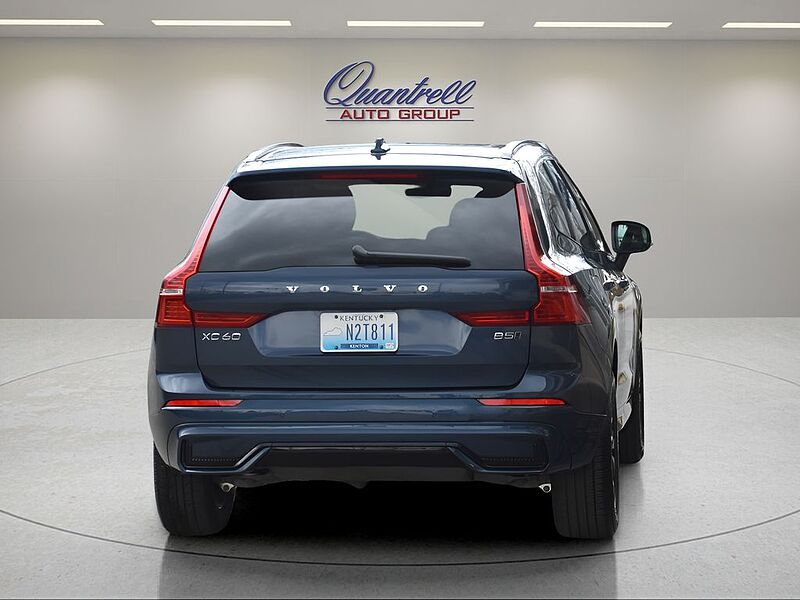 Volvo XC60 Core, B5 AWD Gas (mild hybrid), Gasoline, Dark