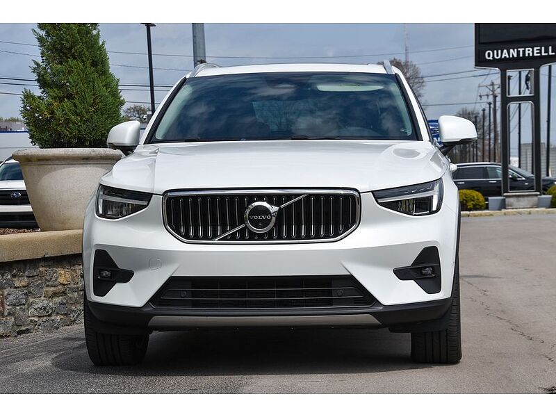 Volvo  XC40 Plus, B5 AWD, Mild Hybrid, Bright