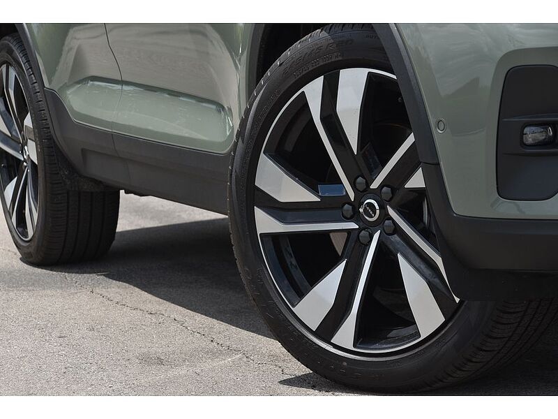 Volvo  XC40 Ultimate, B5 AWD Gas (mild hybrid), Gasoline, Bright
