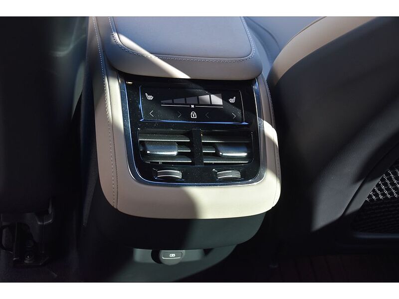 Volvo XC90 Plus, B5 AWD Gas (mild hybrid), Gasoline, Bright, 7 Seats
