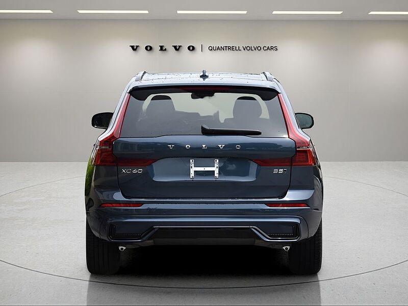 Volvo XC60 Core, B5 AWD Gas (mild hybrid), Gasoline, Dark